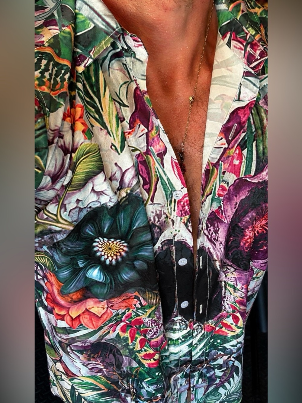 Men’s Hawaiian Skull Floral Button Down Shirt Size L Fun Hidden Skull Tropical